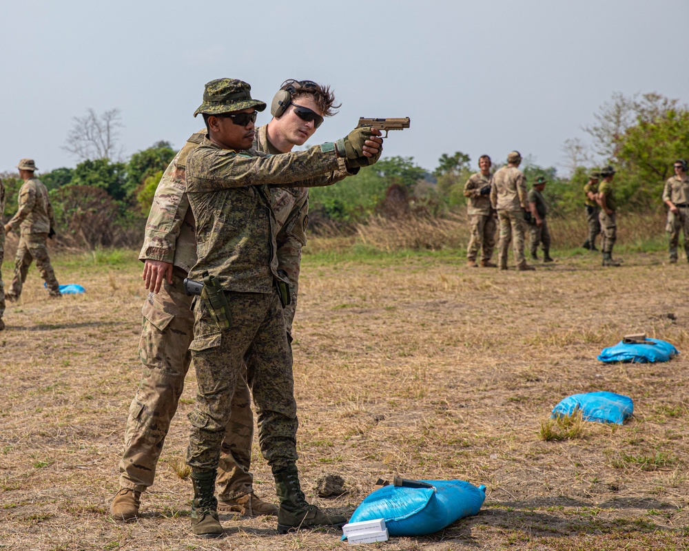 1-27 Echo Range Shoot with the Philippines Army