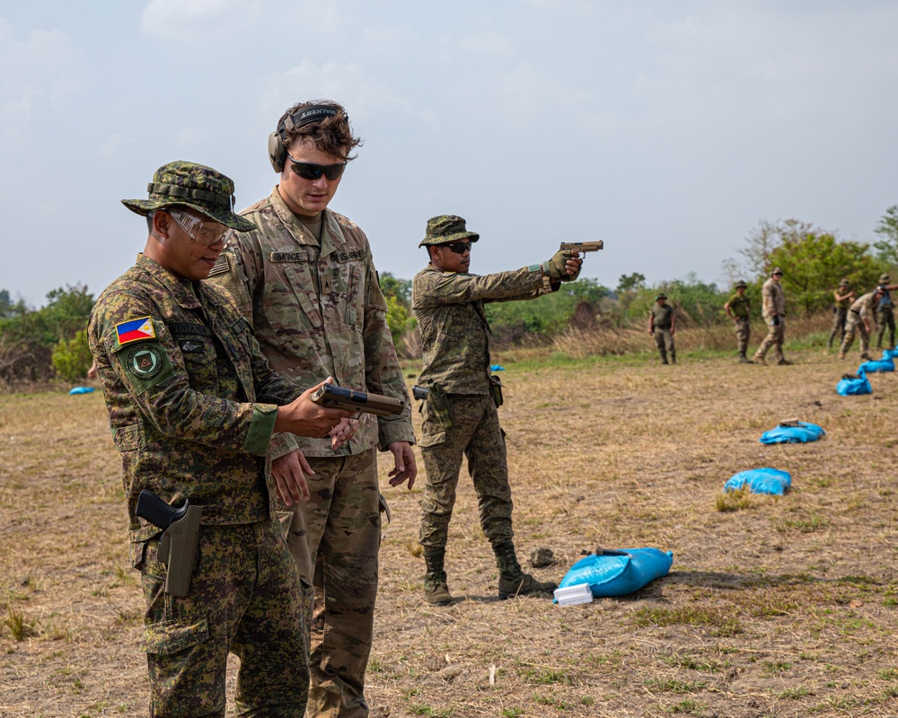 1-27 Echo Range Shoot with the Philippines Army