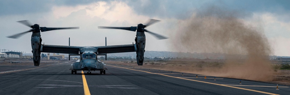 VMM-364 aerial refueling