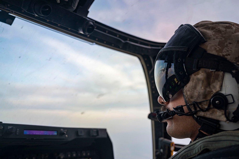 VMM-364 aerial refueling