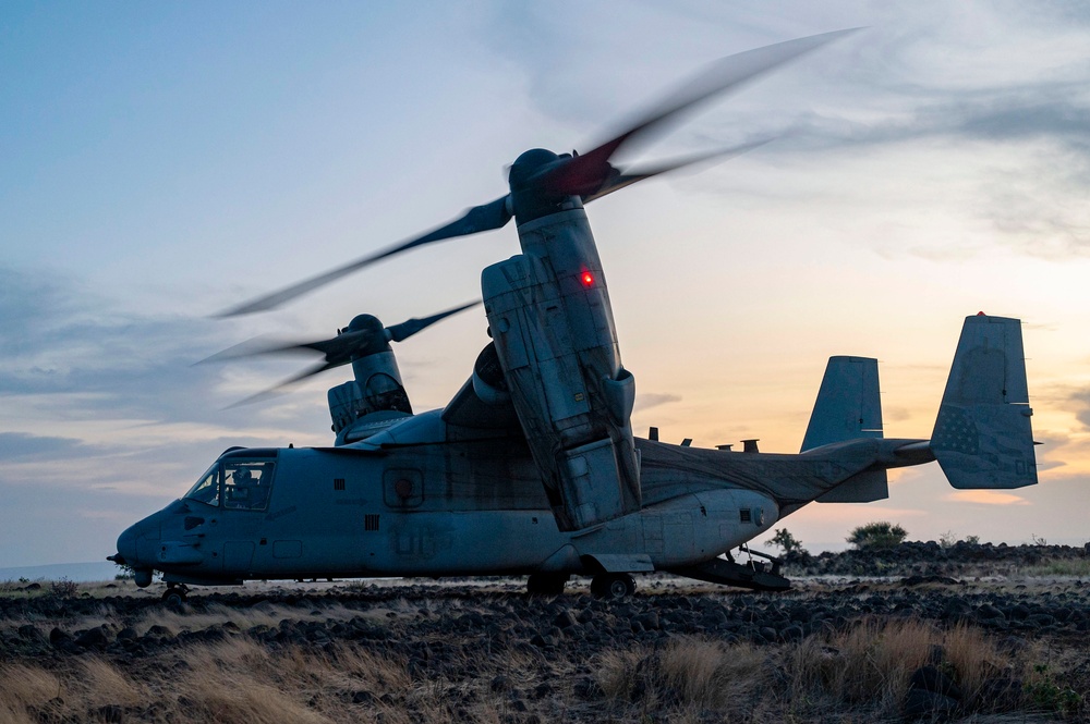 VMM-364 aerial refueling