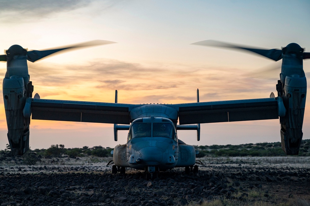 VMM-364 aerial refueling