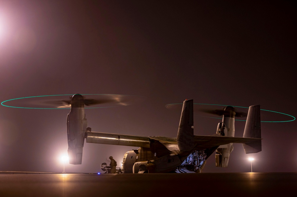 VMM-364 aerial refueling