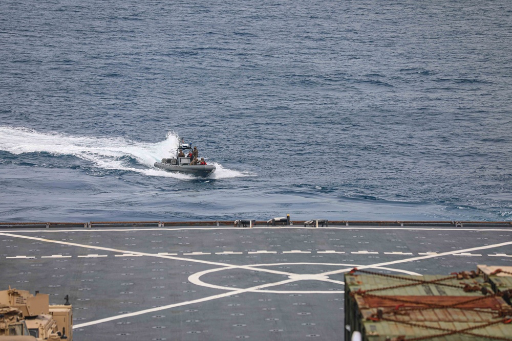 Bataan ARG, 26th MEU Conduct VBSS Drills Aboard USS Carter Hall