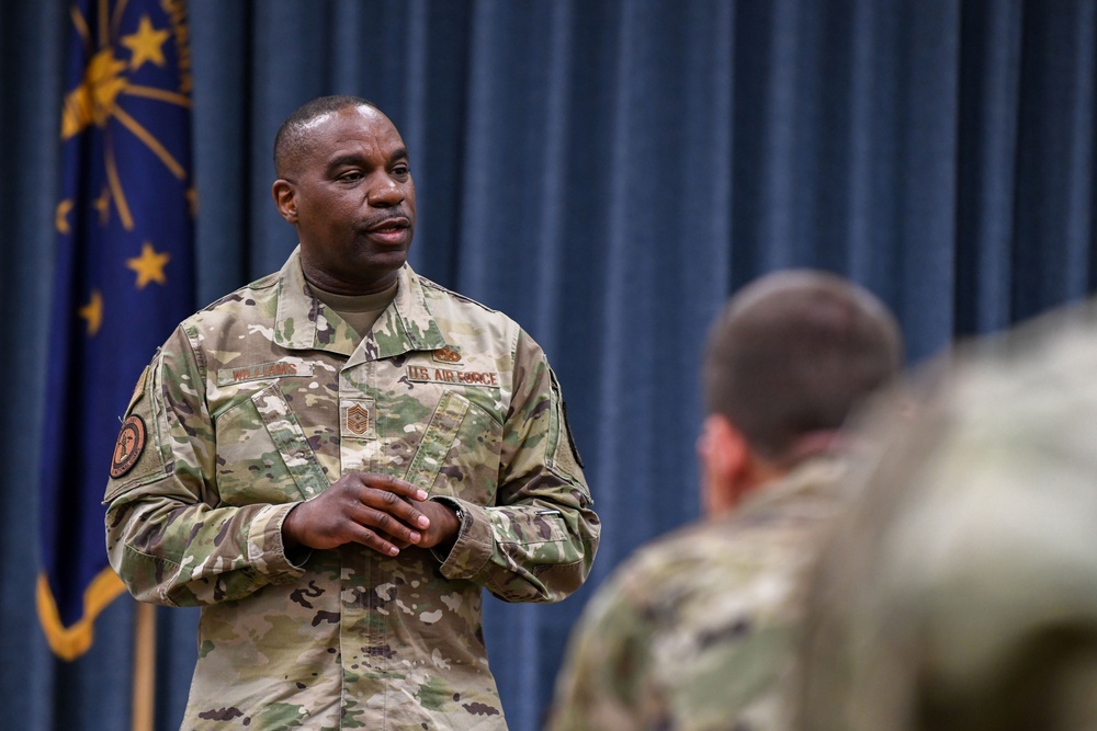 Air National Guard Command Chief visits the 181st Intelligence Wing