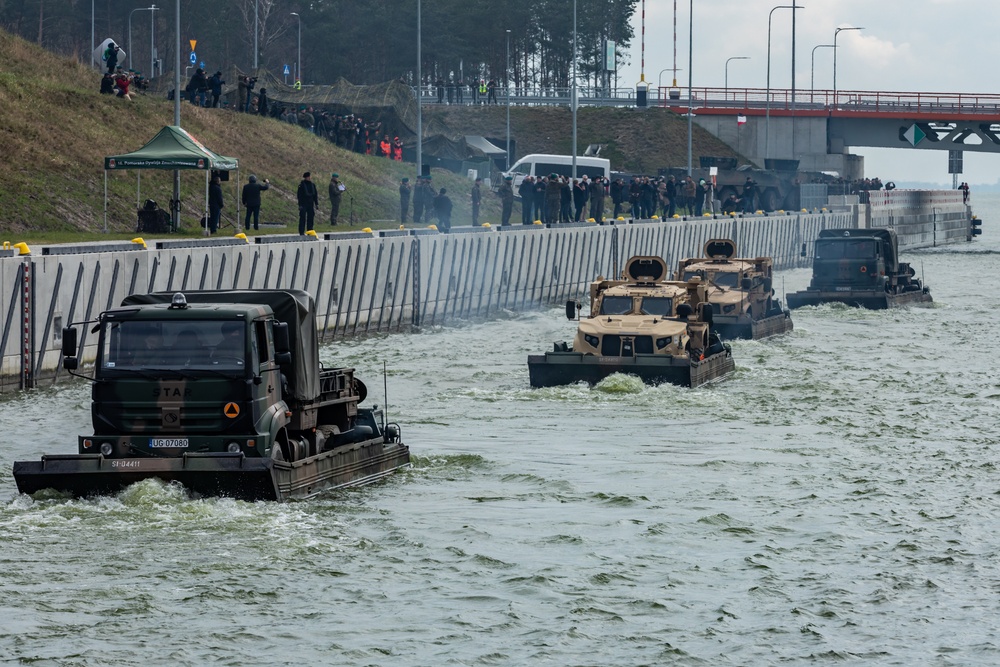 Polish and U.S. Forces Showcase Poland’s Powerful Land, Air and Sea Capabilities in Exercise Zalew 23