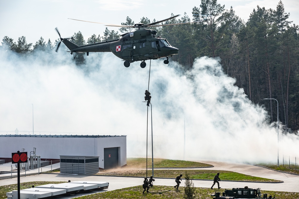 Polish and U.S. Forces Showcase Poland’s Powerful Land, Air and Sea Capabilities in Exercise Zalew 23