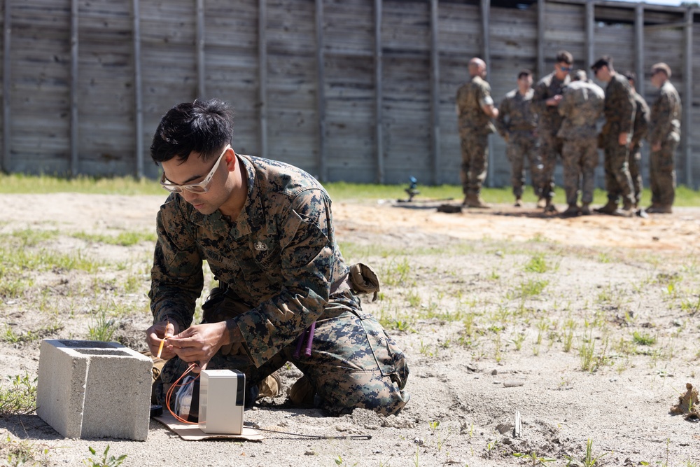 Marines with Explosive Ordnance Disposal Company Conduct Targeting Training