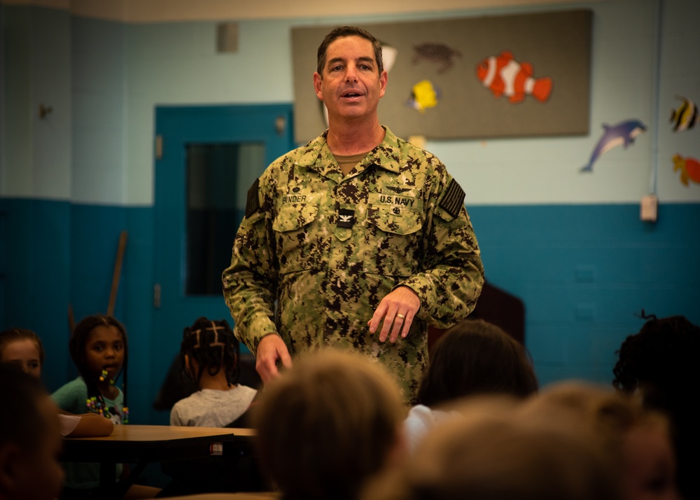 Mayport Skipper Visits Local Elementary