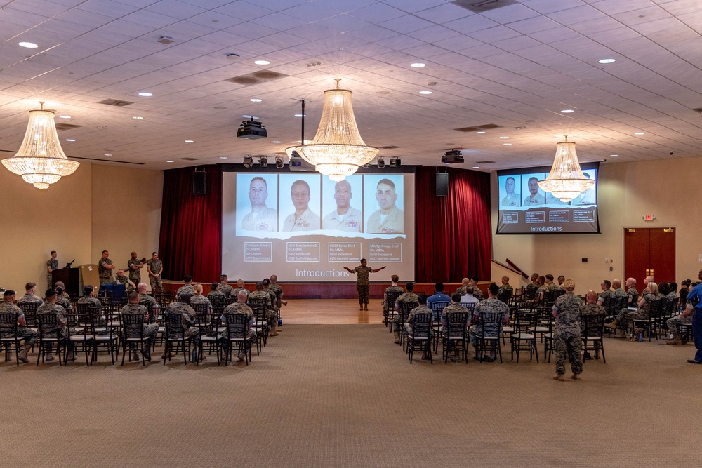 Manpower and Reserve Affairs Marines discuss future policy changes with West Coast administrative Marines