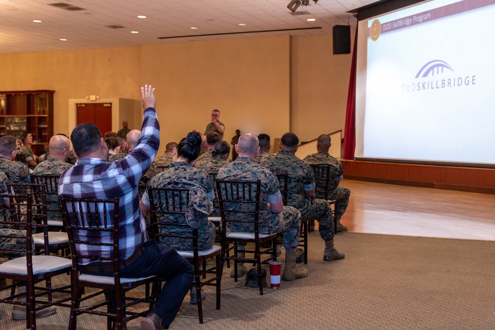 Manpower and Reserve Affairs Marines discuss future policy changes with West Coast administrative Marines