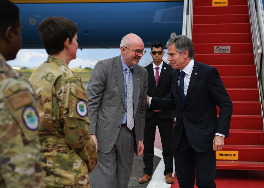 SECSTATE lands at Yokota, attends G7 Foreign Ministers’ Meeting