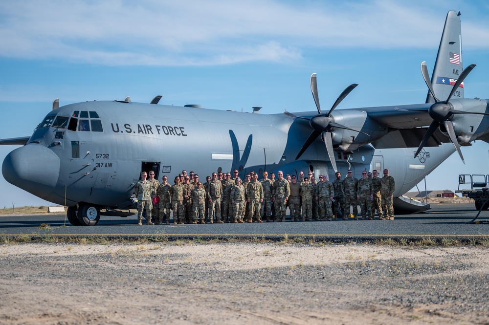 DVIDS - Images - AFCENT Deputy visits AASAB [Image 1 of 4]