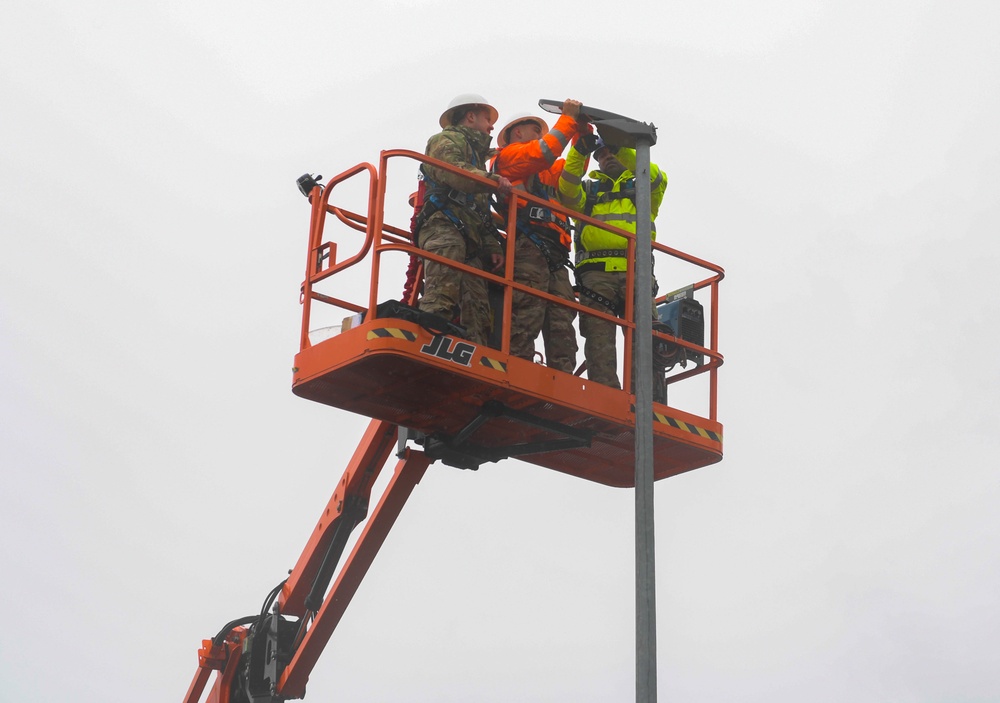 86th AW Command Team assists CES in action