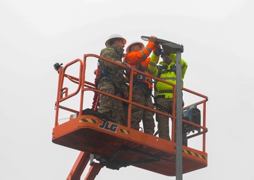 86th AW Command Team assists CES in action