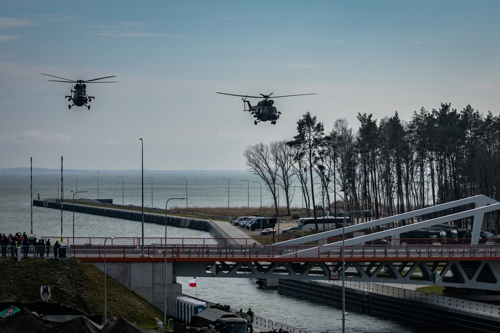 Polish and U.S. Forces Showcase Poland’s Powerful Land, Air and Sea Capabilities in Exercise Zalew 23