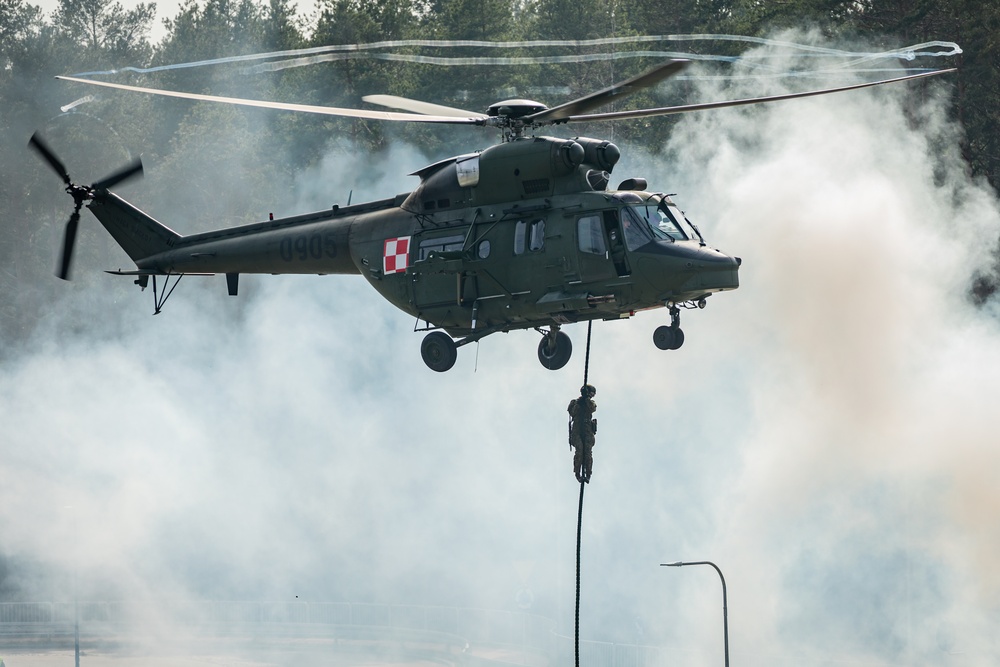 Polish and U.S. Forces Showcase Poland’s Powerful Land, Air and Sea Capabilities in Exercise Zalew 23