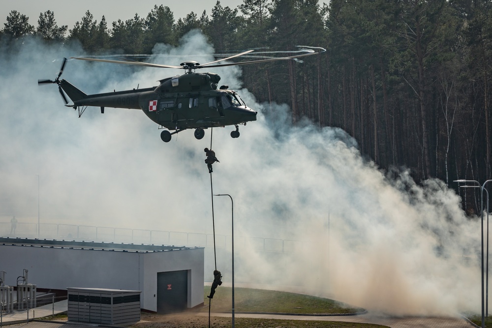 Polish and U.S. Forces Showcase Poland’s Powerful Land, Air and Sea Capabilities in Exercise Zalew 23