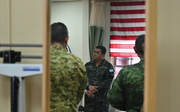 Honduras MoD, foreign attaches visit Soto Cano