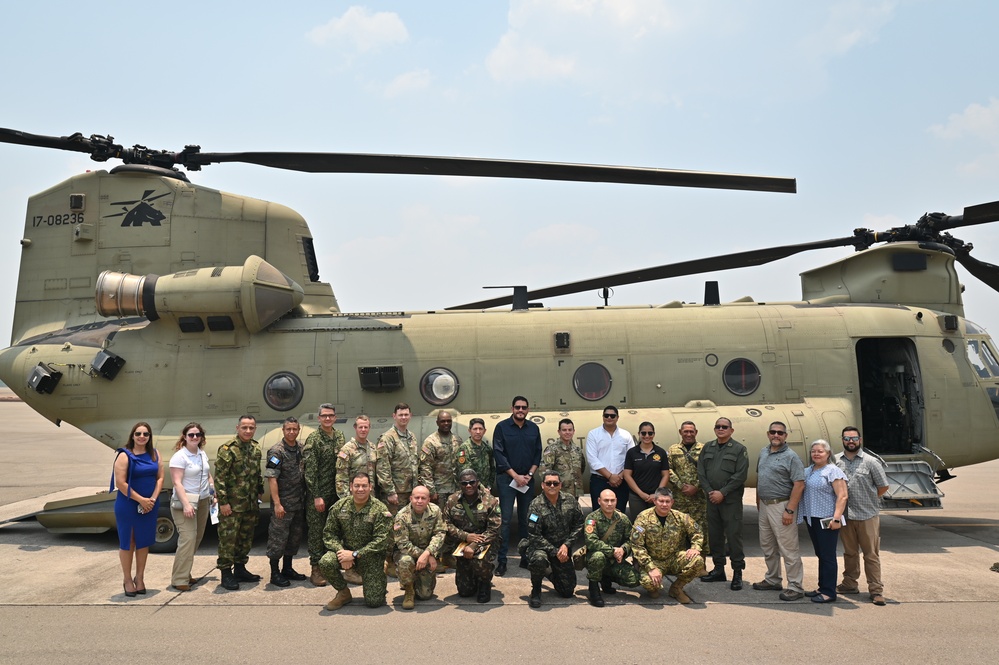 Honduras MoD, foreign attaches visit Soto Cano