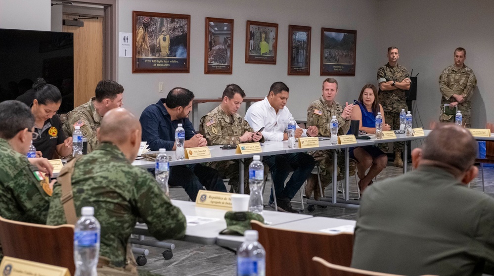 Honduras MoD, foreign attaches visit Soto Cano