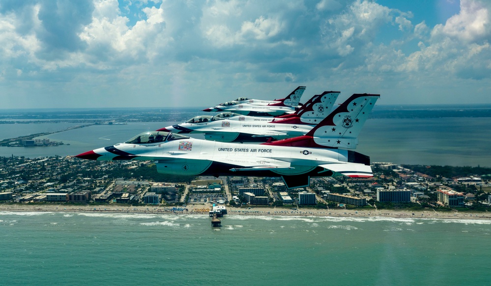 Dvids - Images - Thunderbirds Perform At Cocoa Beach [image 4 Of 59]