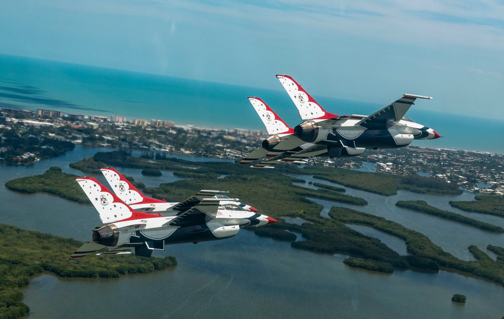 Thunderbirds perform at Cocoa Beach