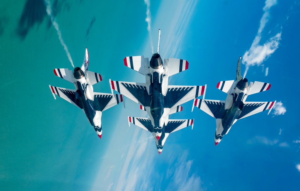 Thunderbirds perform at Cocoa Beach