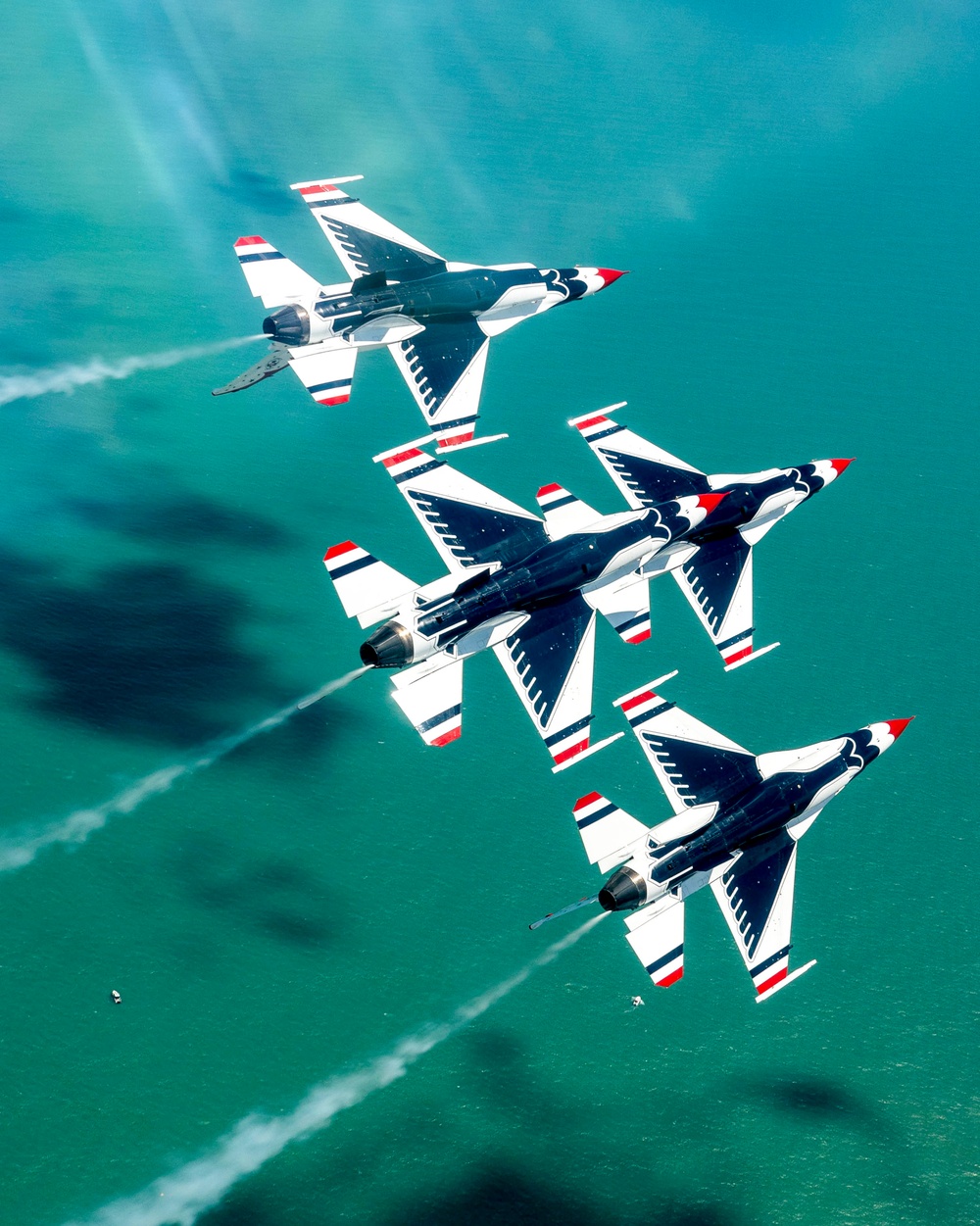 Thunderbirds perform at Cocoa Beach