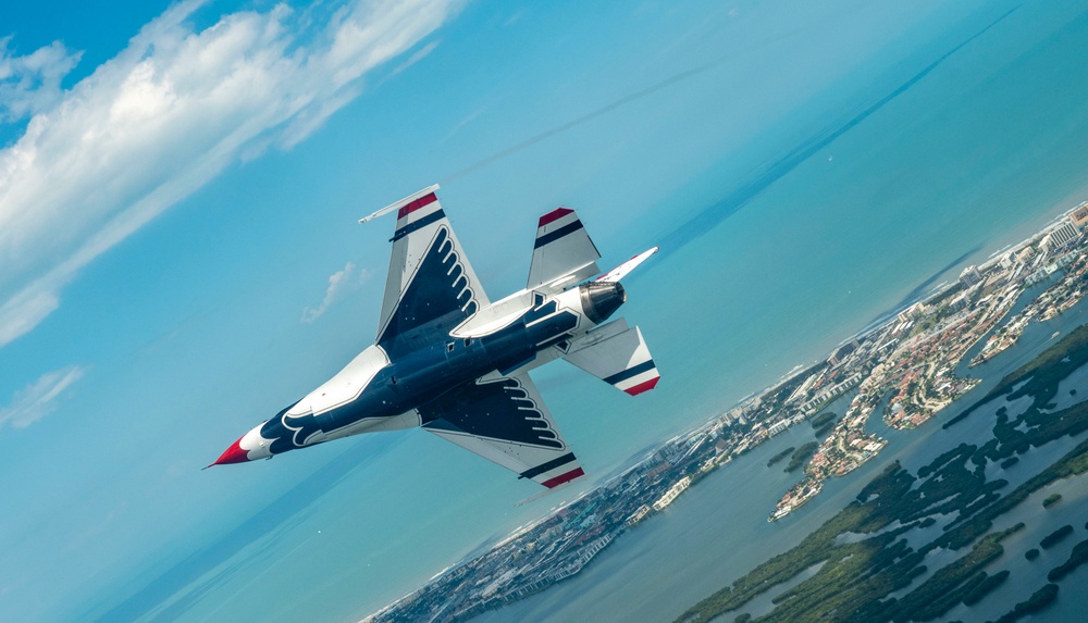 Thunderbirds perform at Cocoa Beach