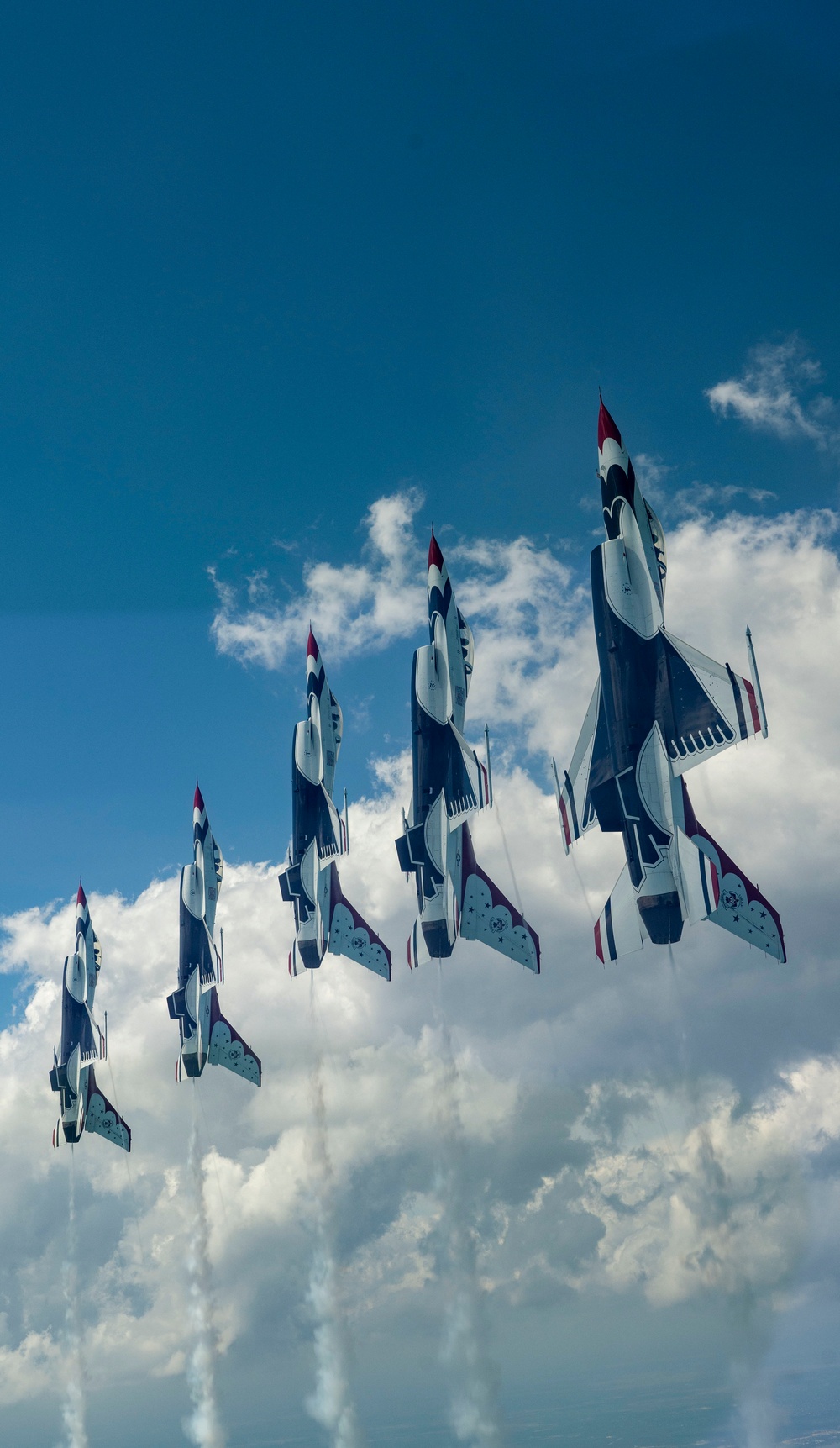 Thunderbirds perform at Cocoa Beach