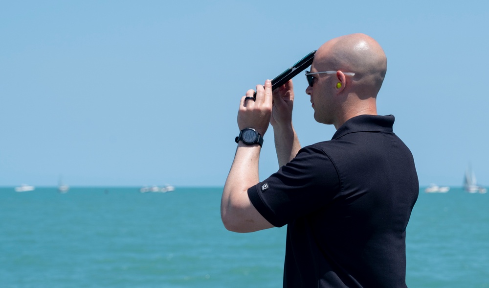 Thunderbirds perform at Cocoa Beach