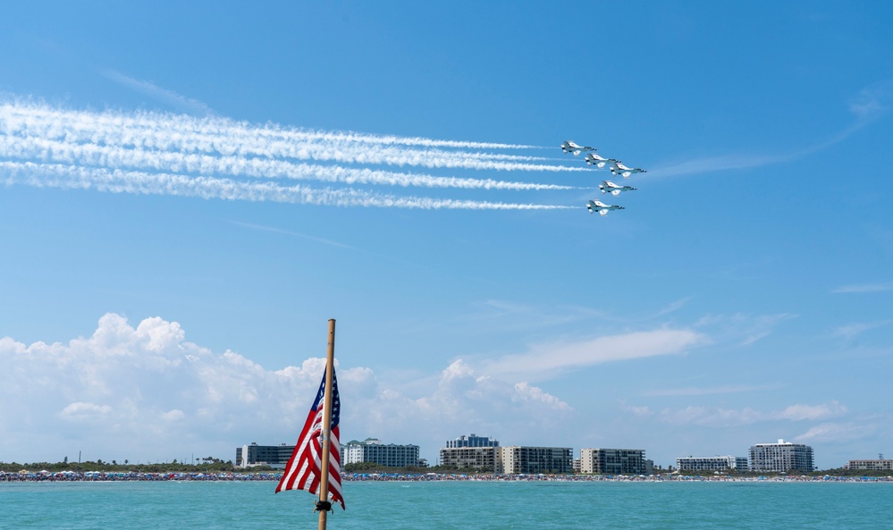 Thunderbirds perform at Cocoa Beach