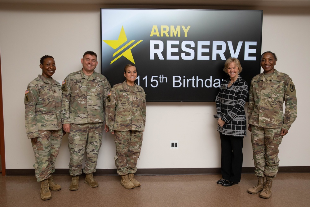 MIRC Celebrates the 115th Army Reserve Birthday