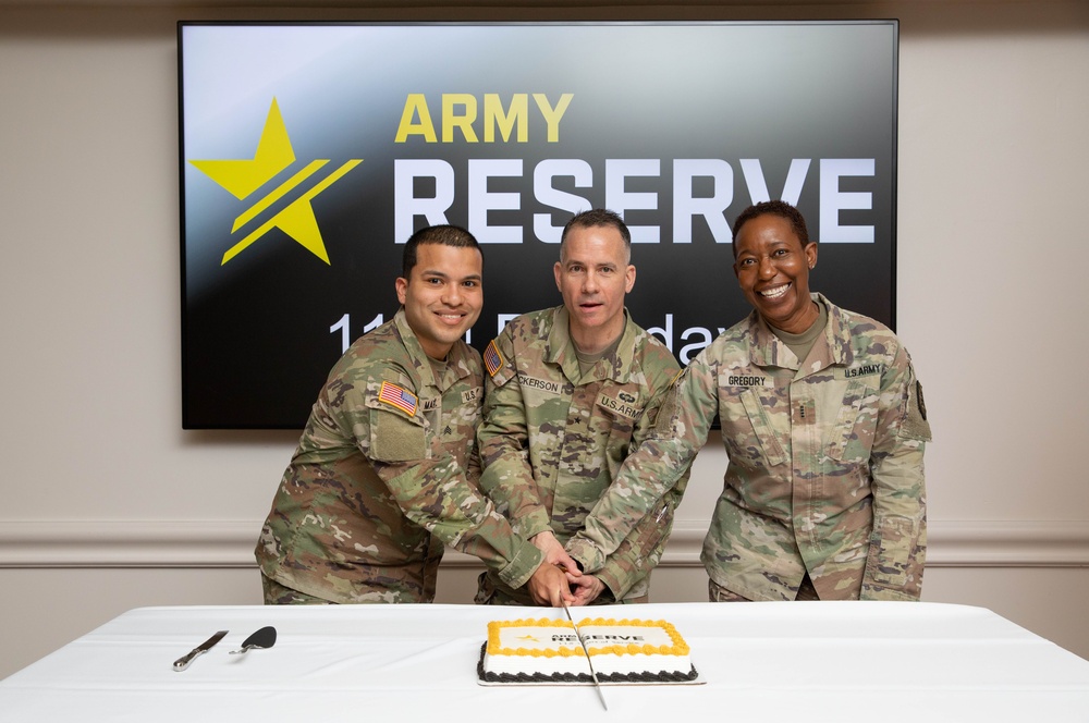 DVIDS - Images - AR-MEDCOM celebrates 115th Army Reserve B-Day at