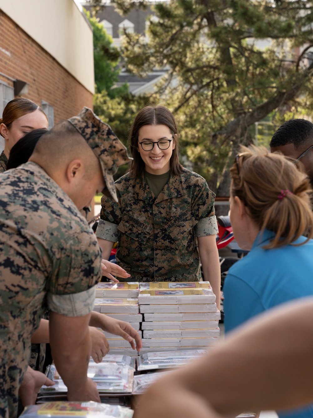 Marines Volunteer with United Through Reading