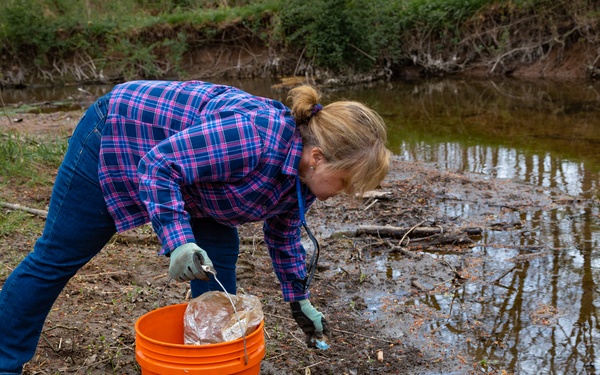 Connecticut National Guard Cleans Up Installation for Earth Day