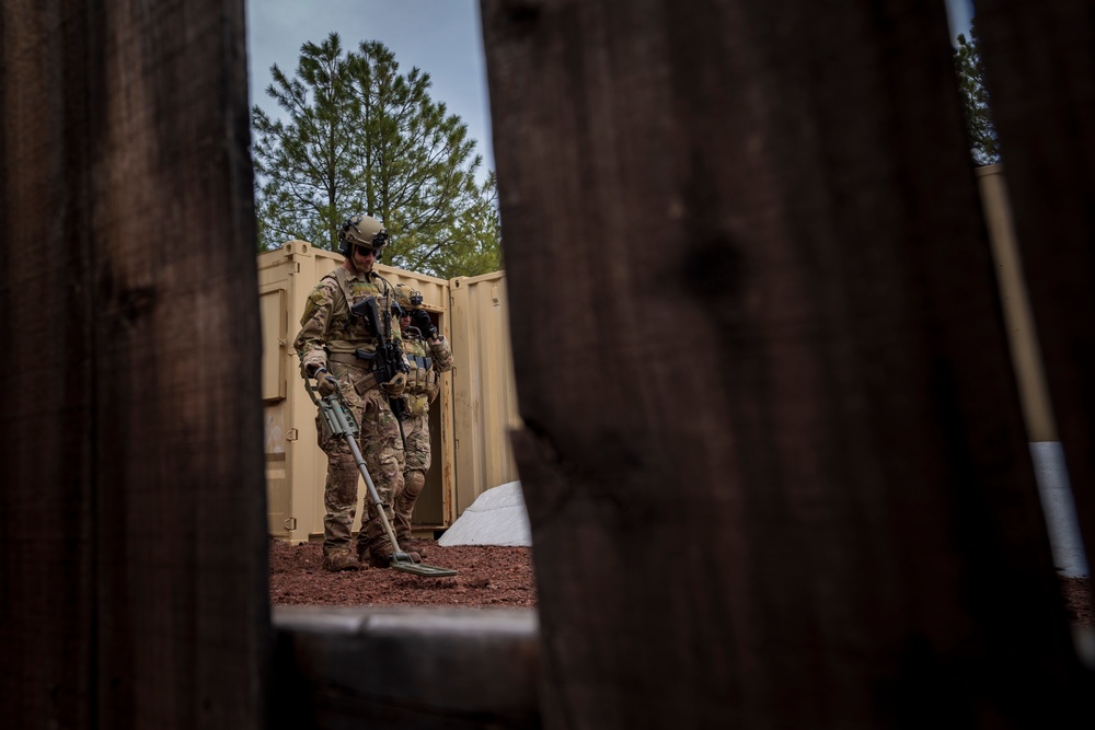 Luke EOD trains at Camp Navajo: Day 3