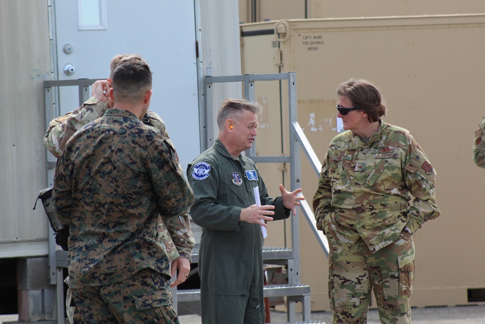 Brig. Gen. Stratton Visits Col. Smith at Key Field