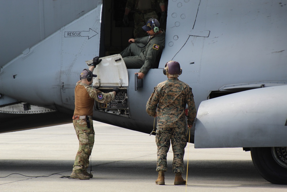 C-17 Hot Pit Refueling