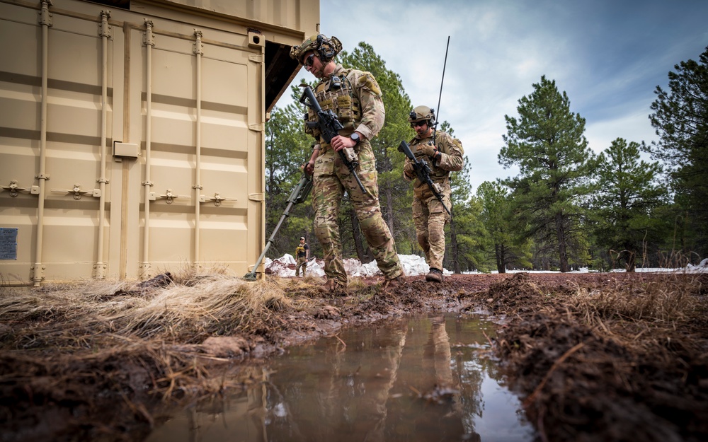 Luke EOD trains at Camp Navajo: Day 3