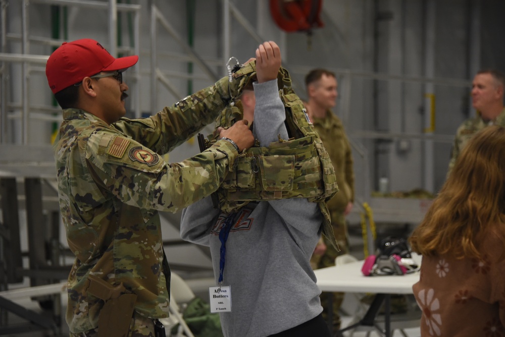 DVIDS - News - Iowa Air National Guard's 185th ARW Hosts Career Fair