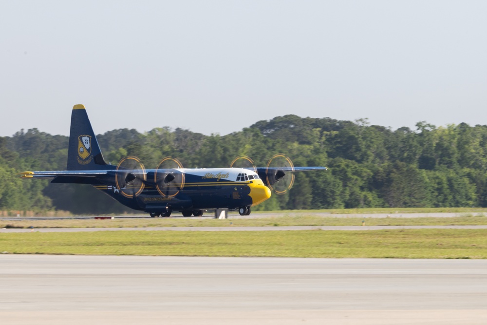 Blue Angels land at MCAS Beaufort