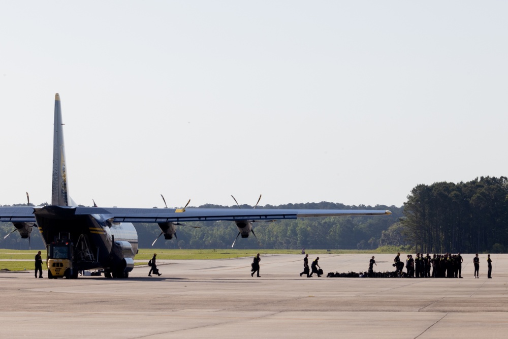 Blue Angels land at MCAS Beaufort