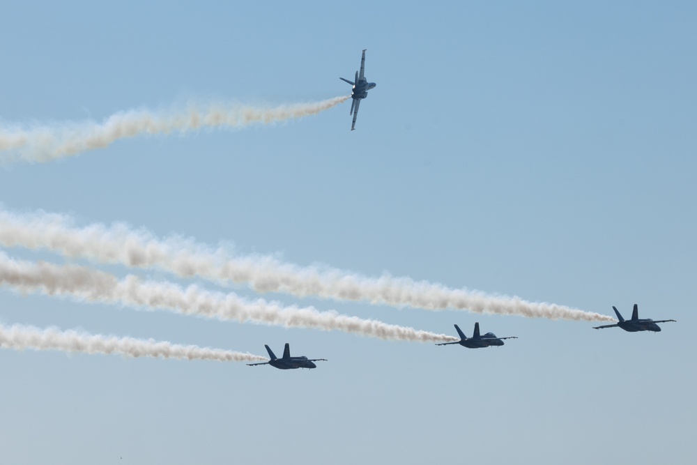 Blue Angels land at MCAS Beaufort