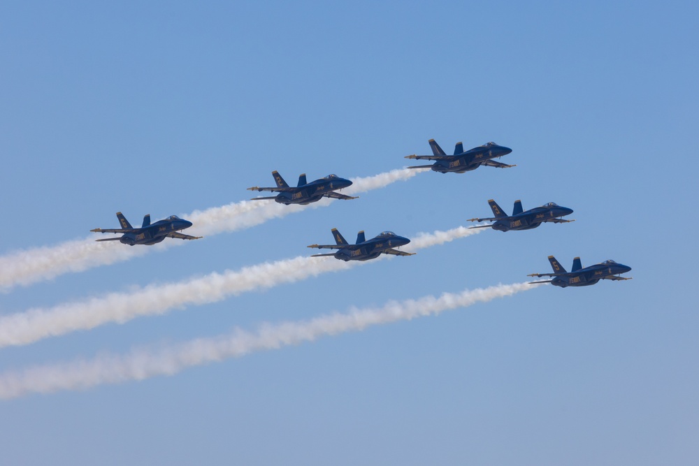 Blue Angels land at MCAS Beaufort