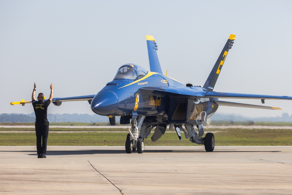 Blue Angels land at MCAS Beaufort