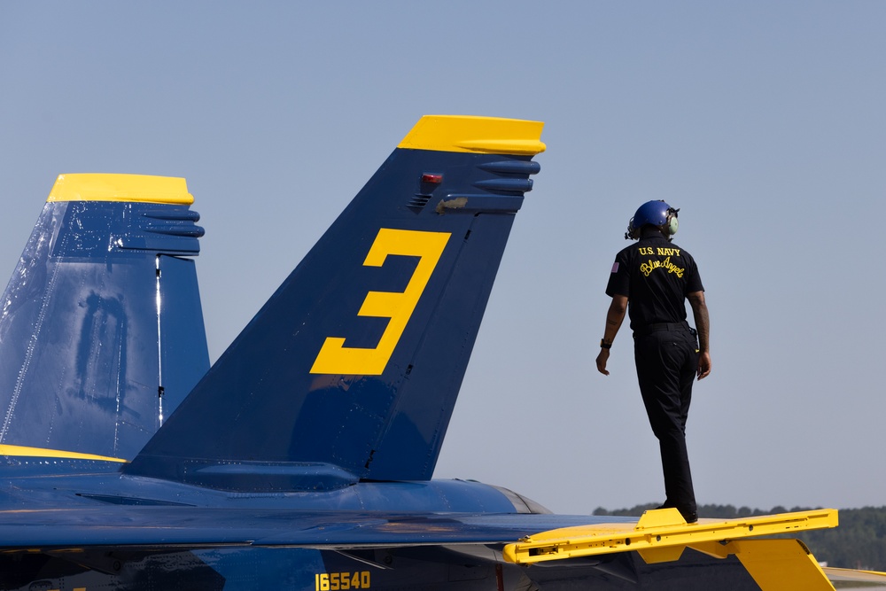 Blue Angels land at MCAS Beaufort