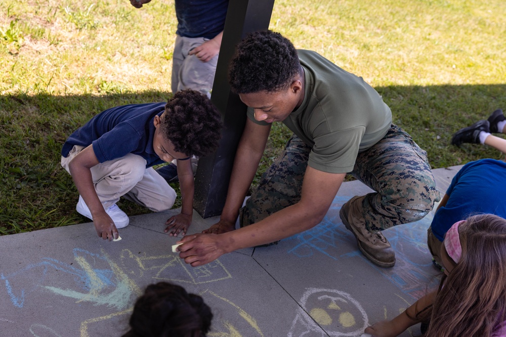 2d Marine Division Participates in &quot;Chalk the Walk&quot;