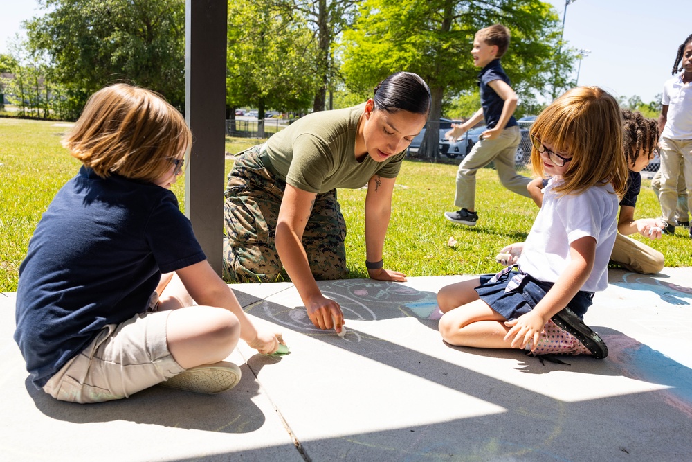 2d Marine Division Participates in &quot;Chalk the Walk&quot;